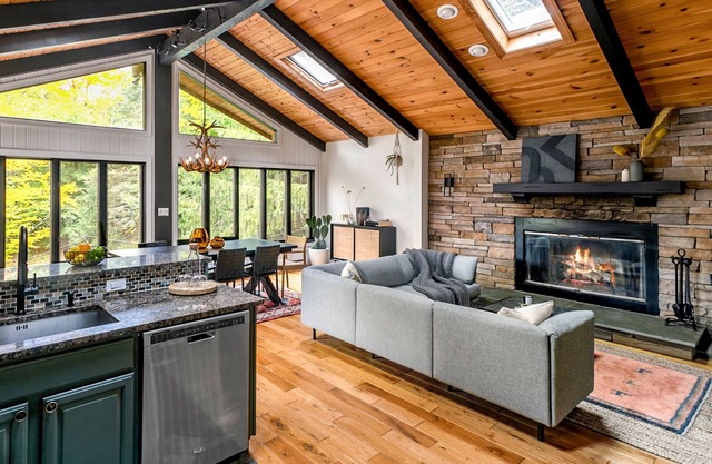 Woodpecker House - One of Vrbo’s 2025 Vacation Rental of the Year