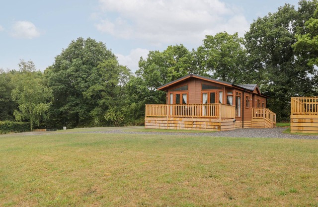 WOODPECKER LODGE, pet friendly in Sheepwash