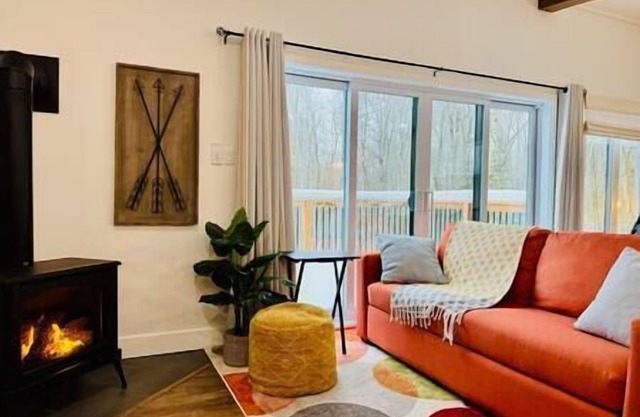 Woodpecker, Spa,Foyer,Bike,Ski!