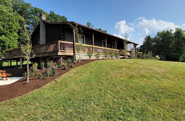Woodside Escape | 5BR, 3BA, Hot Tub, Large yard