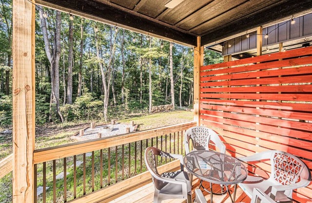 Woodside Retreat-A: Modern Home