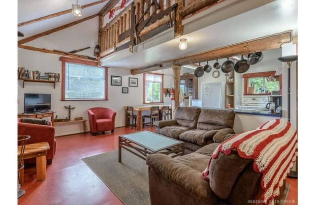 Woodsman Cottage - 8 Acre Waterfront Estate w/Dock