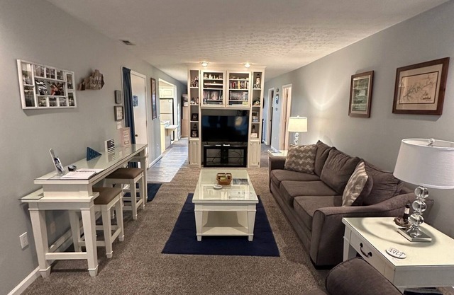 WoodsonBend Extrem große Luxuswohnung mit 1 Schlafzimmer und 1 Vollbad für 6 Personen