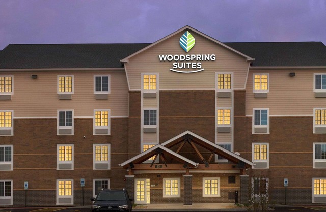 WoodSpring Suites Chicago Darien