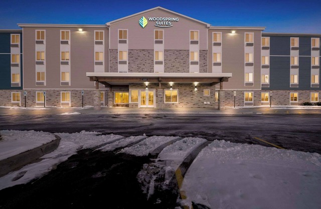 Woodspring Suites Loves Park Rockford