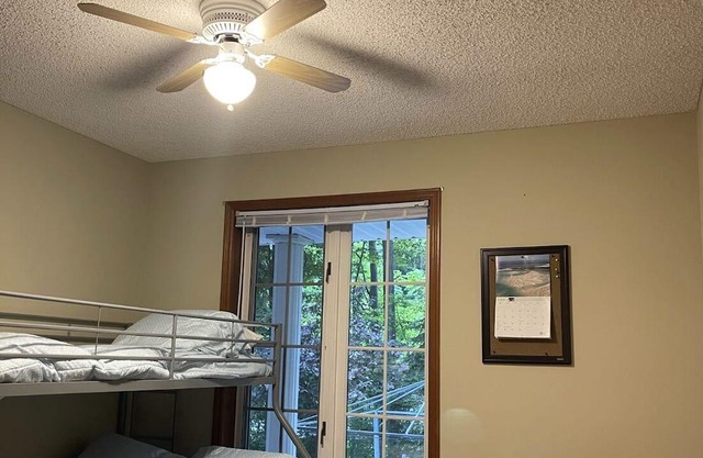 Cottage by the Beach with Games Room & Wet Bar