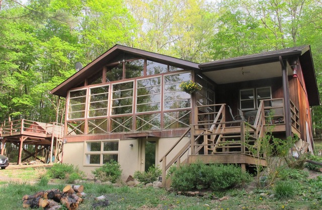 Woodsy Hudson Valley Retreat