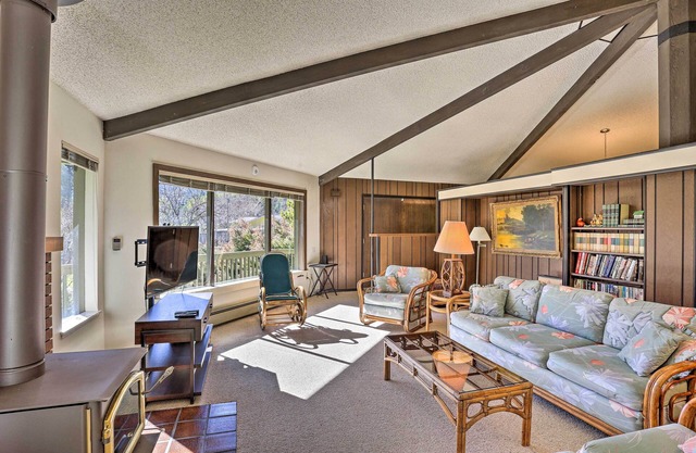 Woodsy Willow Creek Getaway w/ Pool & Deck!