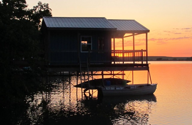Woodward Cabin # 2 mit Bootshaus