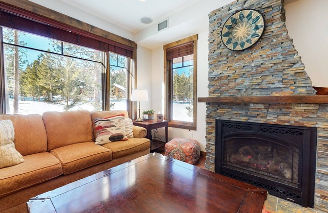 Woodwinds 1271 Spacious Mountain Modern Home with Private Hot Tub, Fireplace and Garage by RedAwning