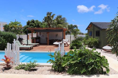 Woodz Bonaire
