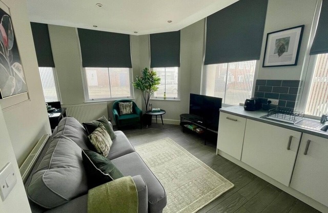 Woolton Escape | Light-Filled | Free Parking