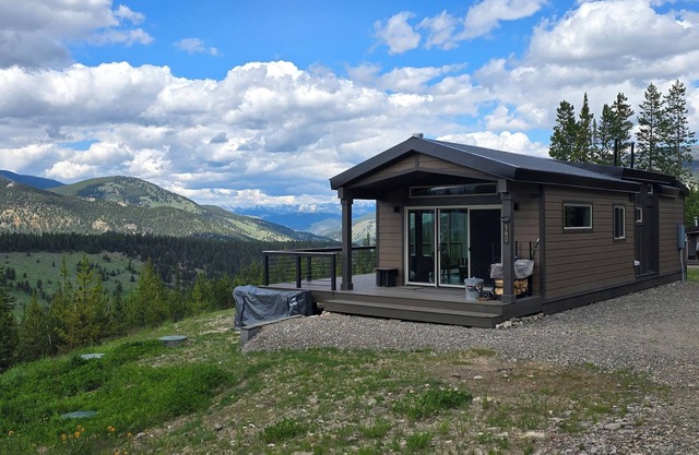 Wooly Bear Cabin, Mountain Haven in Big Sky