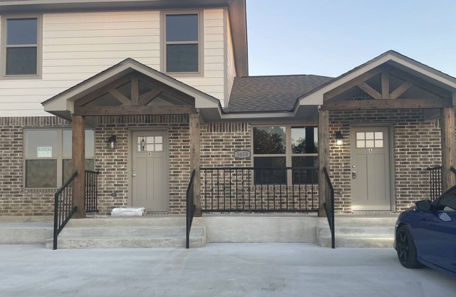 Working man’s haven, right off golf course.