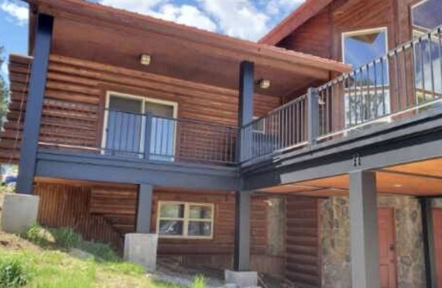 Introductory Offer! Panoramic Mountain View & Lake Retreat.