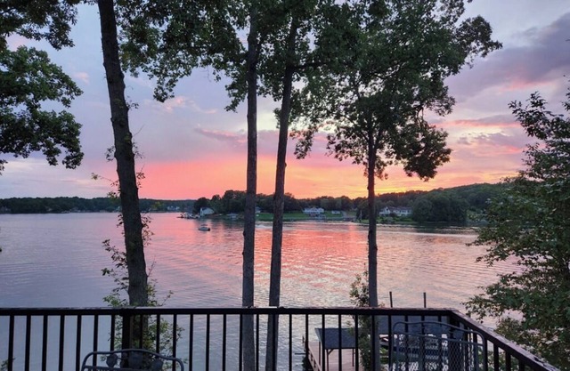 "Wow!" views/Family Friendly/Near HFB. Dock/Kayaks/Patio/Deck/Grill/GmRm