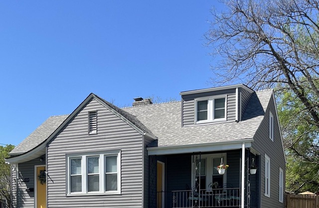 Wren’s Hideaway Sleeps 8 Historic downtown neighborhood Charming & Relaxing