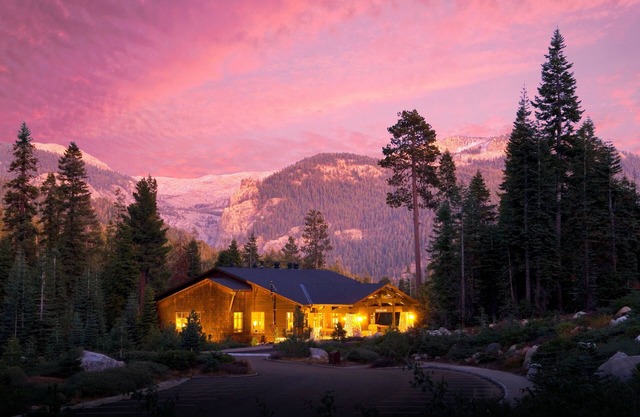 Wuksachi Lodge