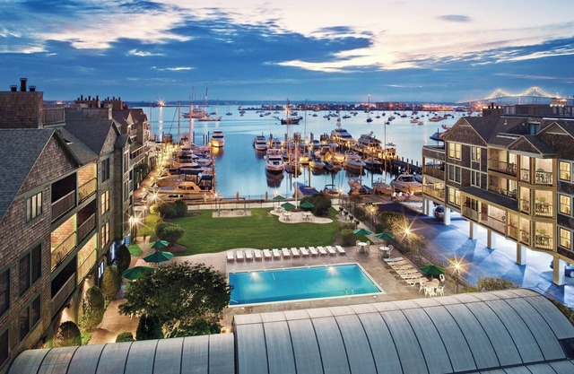 Wyndham Newport Onshore|2BR/2BA Balcony King Suite