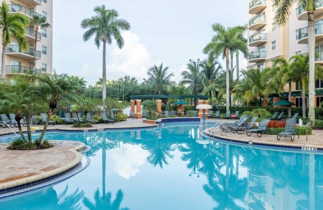 Wyndham Palm-Aire - Spacious 2 Bedroom Condo