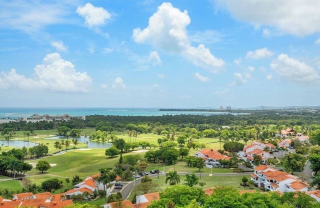 Wyndham Residence 4BR Penthouse Ocean View