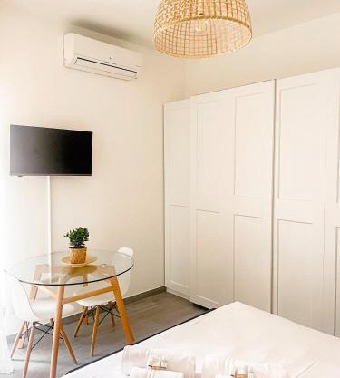 Xenia Apartments - Fashion Week Studio near Navigli