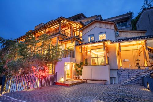 Xianxiuju Garden Courtyard B&B