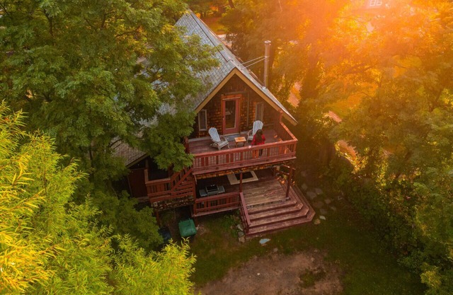 Xplorer II - Keene | Modernized Private Apartment in Town | Centrally Located to Major Trailheads