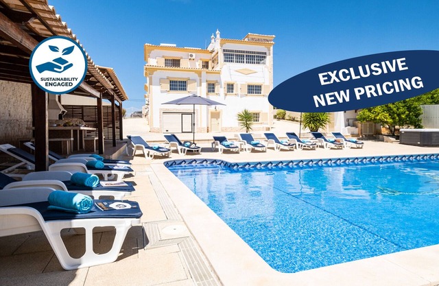 MASSIVE VILLA W/ HEATABLE POOL, JACUZZI, A/C & FREE WIFI