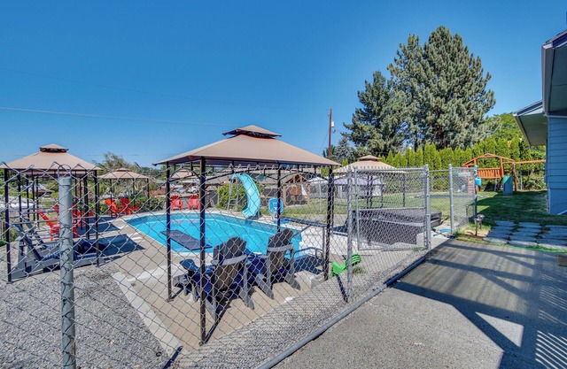 Yakima Home Rental: Seasonal Outdoor Pool, Hot Tub