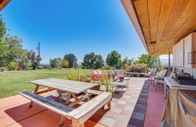 Yakima Wine Country Retreat w/ Scenic Valley Views