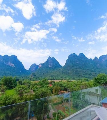 Yangshuo Lakeside Inn