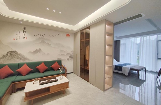 Yangshuo Mountain Villa