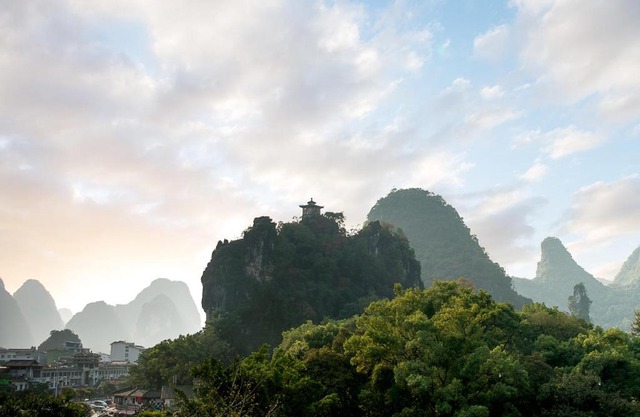 Yangshuo West Street Hotel