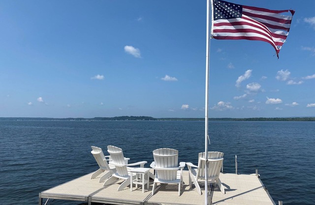 YEAR AROUND GETAWAY - Private, Saratoga Lakefront Home close to downtown & track