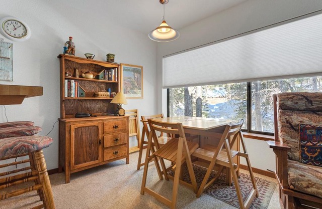 Year Round Condo- Sleeps 5! - Tamarack #17
