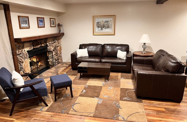 Familienfreundliches Elkhorn Condo in der Nähe von Ski, Golf, Pool, bikepath & Sun Valley Lodge