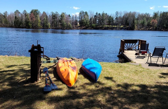 Pine Rd Home am Wisconsin River / See Alice