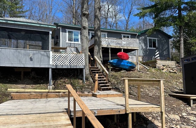YEAR ROUND Lake of the Isles Waterfront Cottage & boat dock!