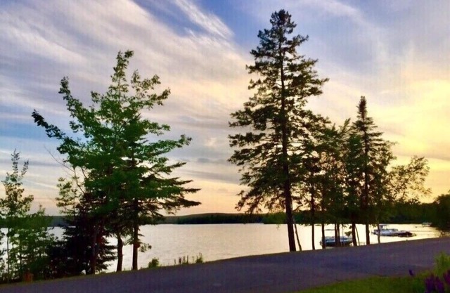 Year Round - Lakeside Cottage - Madawaska Lake - Stockholm, Maine