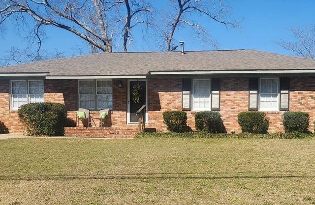 Year-Round Rental-Charming 4 bedroom Home in Martinez Ga. 4mi from ANGC