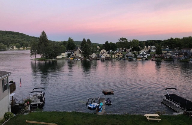 Das ganze Jahr über, geräumig, kinderfreundliches Landhaus mit dem besten Blick auf den See!