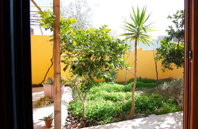 Yellow House-Villetta con giardino