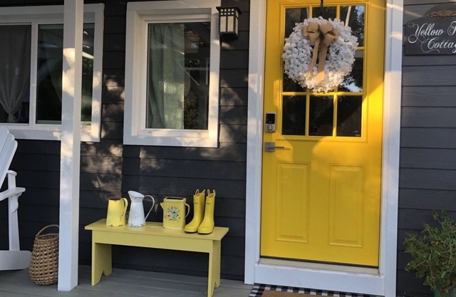Yellow Kettle Cottage