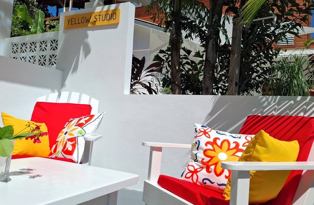 Yellow Studio - Amanda's Place - Pool and Tropical garden