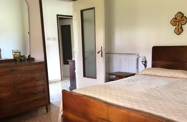 Gelbe Villa in Lunigiana-Toskana
