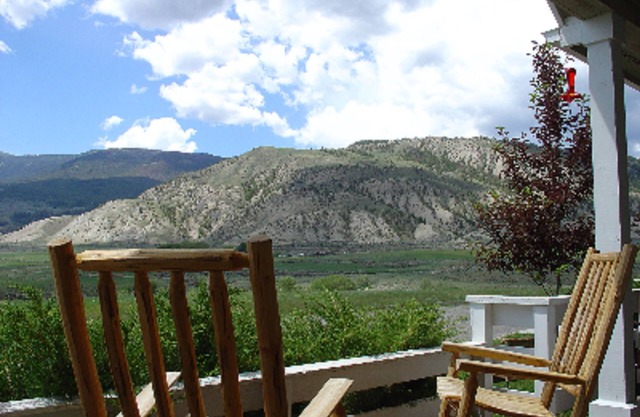 Yellowstone Basin Inn