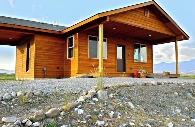 Yellowstone Cabin am Fluss mit eigenem Acre Pond, fünf Meilen von Chico