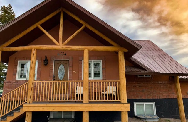 Yellowstone Gateway Lodge - 7BR