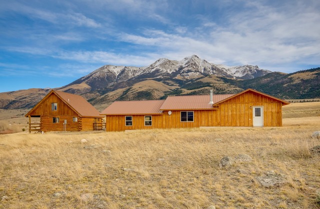 Yellowstone Lodge w/ Game Room & Panoramic Views